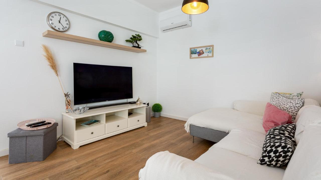 Faro Getaway W/ Big Balcony By Lovelystay Exteriér fotografie