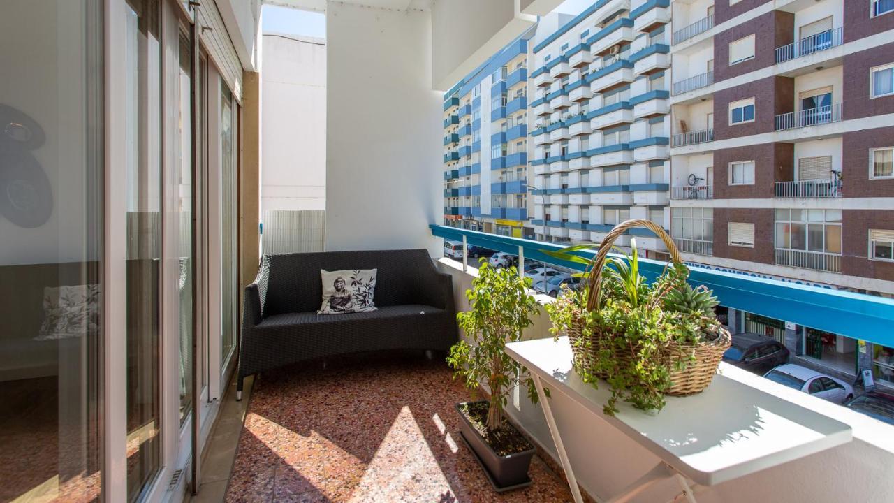 Faro Getaway W/ Big Balcony By Lovelystay Exteriér fotografie