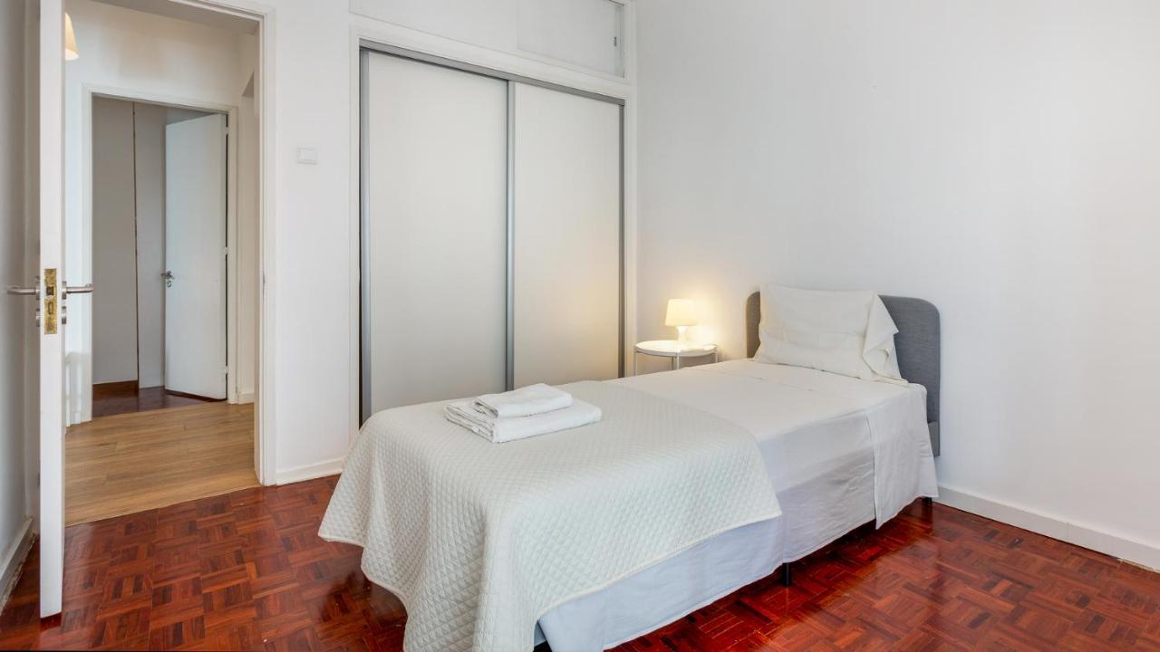 Faro Getaway W/ Big Balcony By Lovelystay Exteriér fotografie